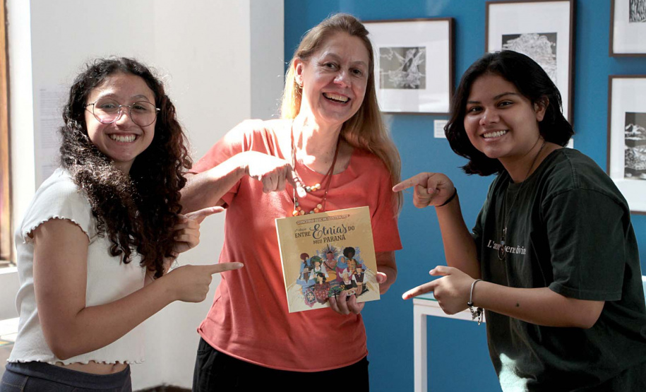 Professora e alunas de desenho avançado do CJAP são selecionadas no Concurso de Ilustração do Sesc