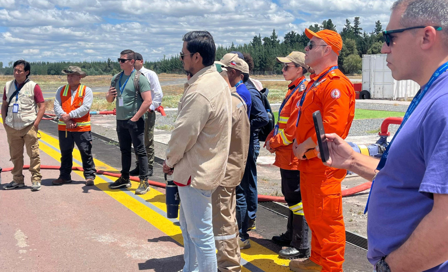 Bombeira conclui curso no Chile e projeta avanços na prevenção de incêndios florestais no Paraná