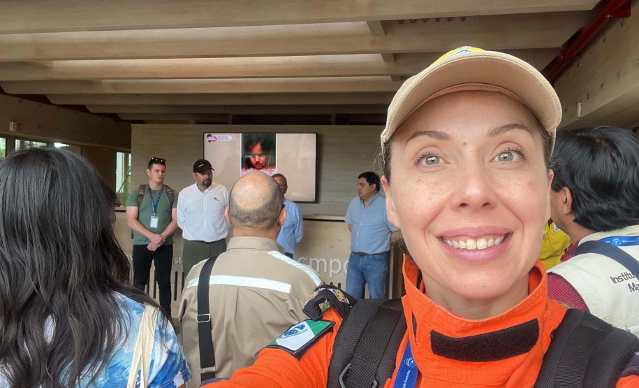 Bombeira conclui curso no Chile e projeta avanços na prevenção de incêndios florestais no Paraná