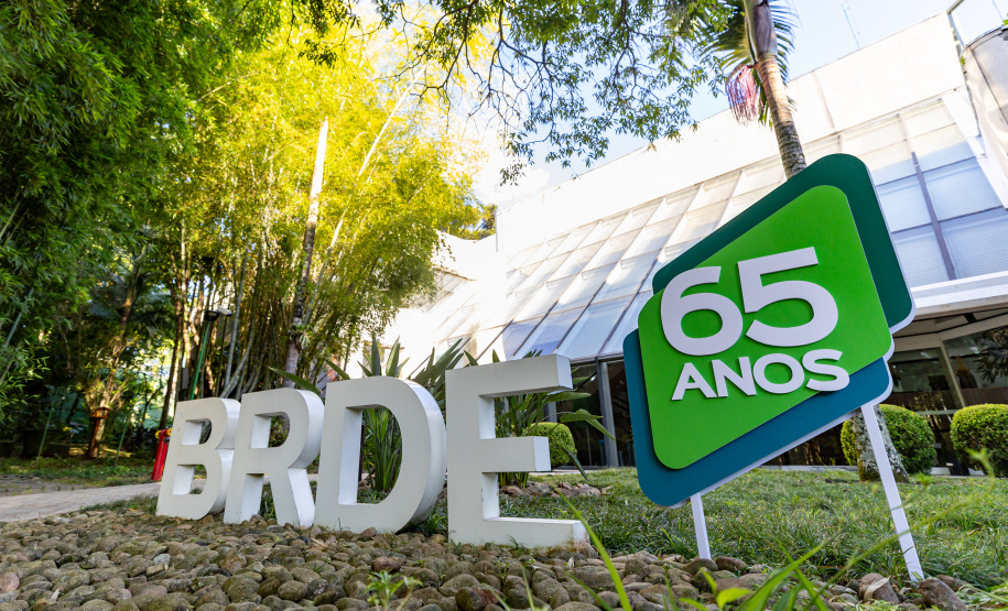 Agro soma R$ 1,26 bilhão em contratações do BRDE no Paraná e banco prepara programação especial para Show Rural 2026