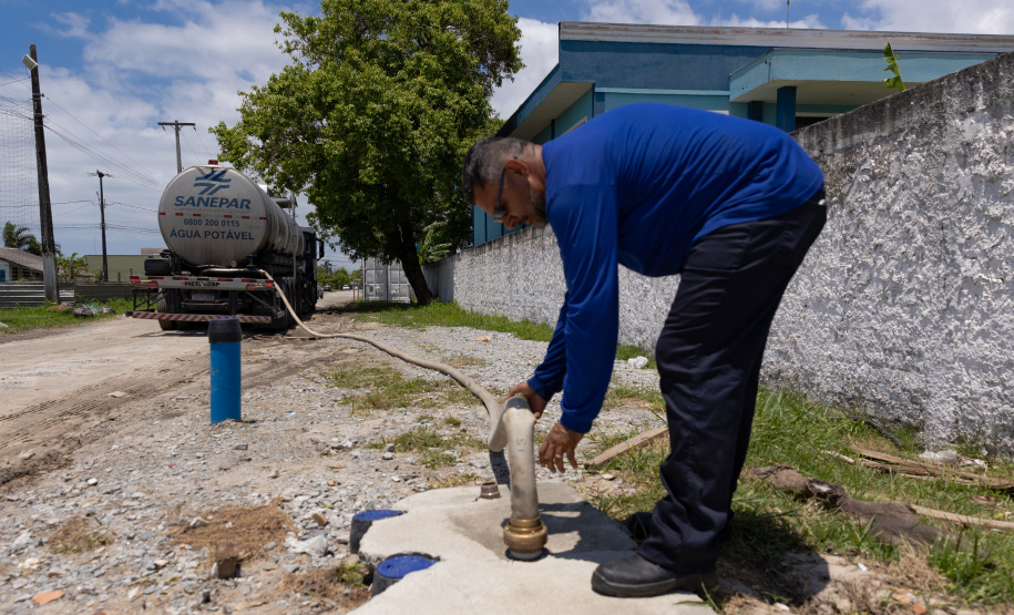 Sanepar reforça frota de caminhões-pipa para garantir abastecimento durante grandes shows no Litoral