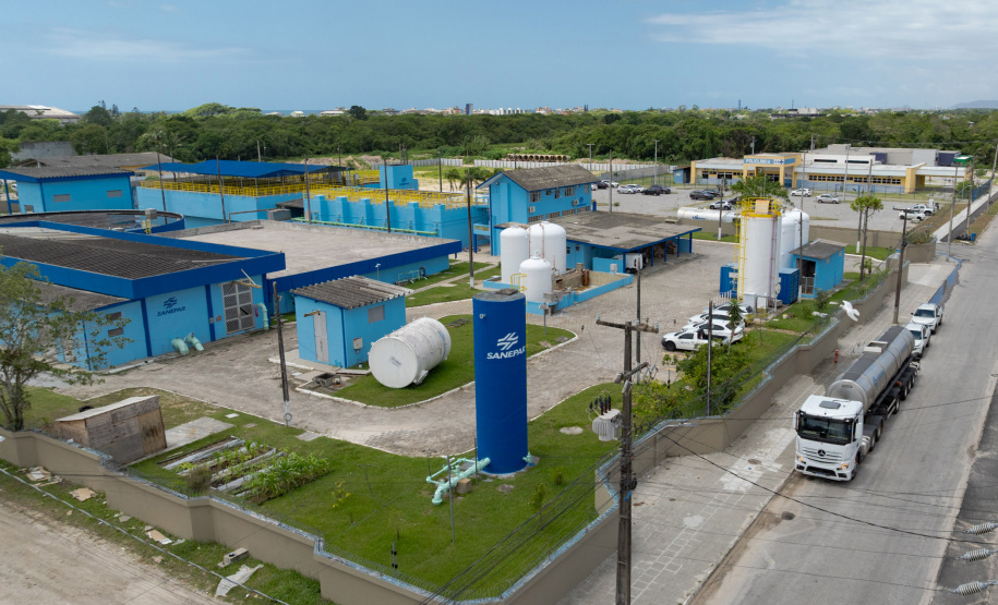 Sanepar reforça frota de caminhões-pipa para garantir abastecimento durante grandes shows no Litoral