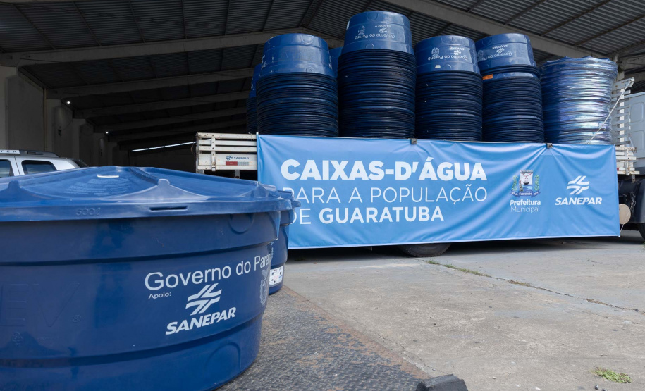 Sanepar entrega 1.500 caixas-d’água para atender famílias no Litoral