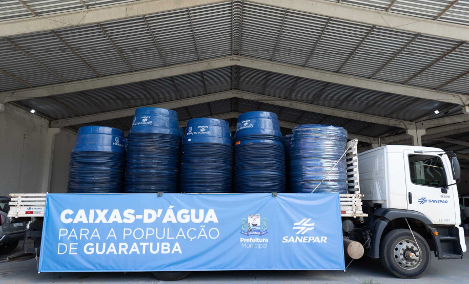 Sanepar entrega 1.500 caixas-d’água para atender famílias no Litoral