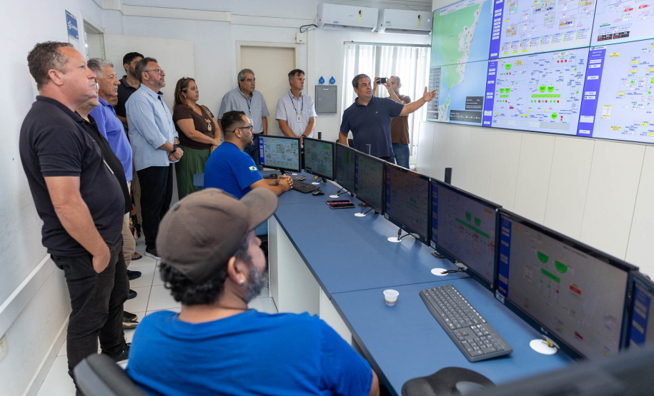 Sanepar reforça abastecimento com bags gigantes, 26 caminhões-pipa e troca de adutoras no Litoral