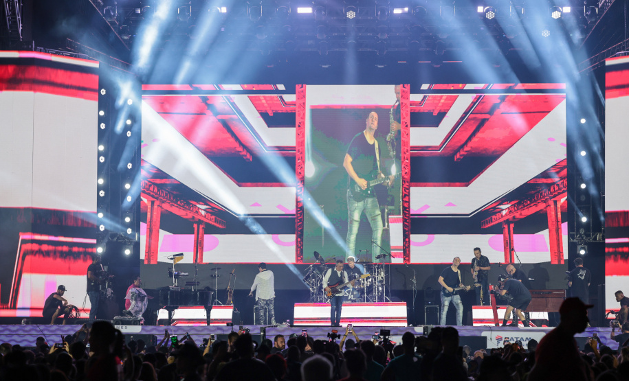 O grupo Roupa Nova durante a apresentacao do seu show dentro da programacao do Verao Maior Parana, em Matinhos - 15/02/2026 - Foto: Geraldo Bubniak/AEN