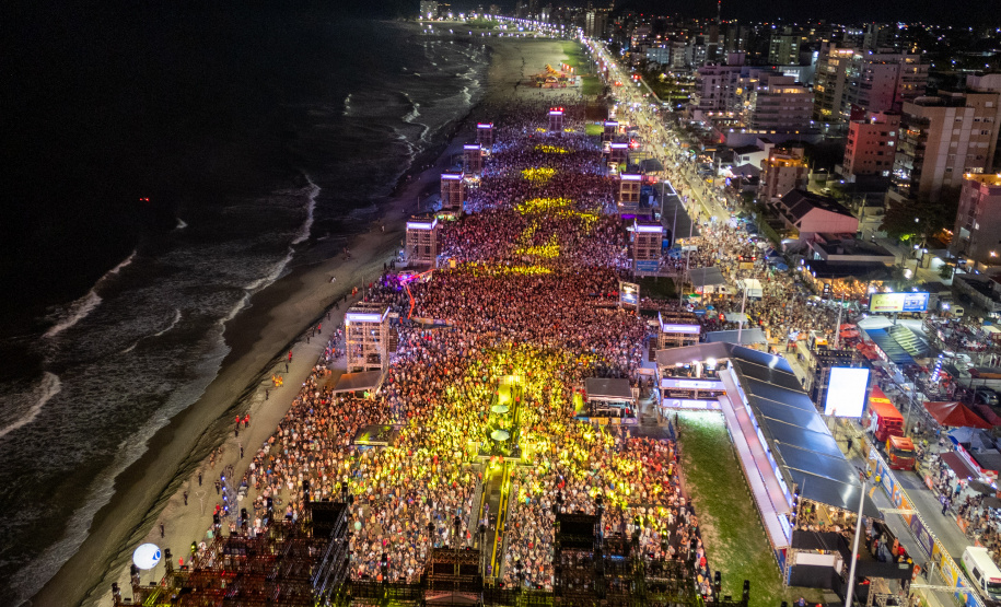O grupo Roupa Nova durante a apresentacao do seu show dentro da programacao do Verao Maior Parana, em Matinhos - 15/02/2026 - Foto: Geraldo Bubniak/AEN