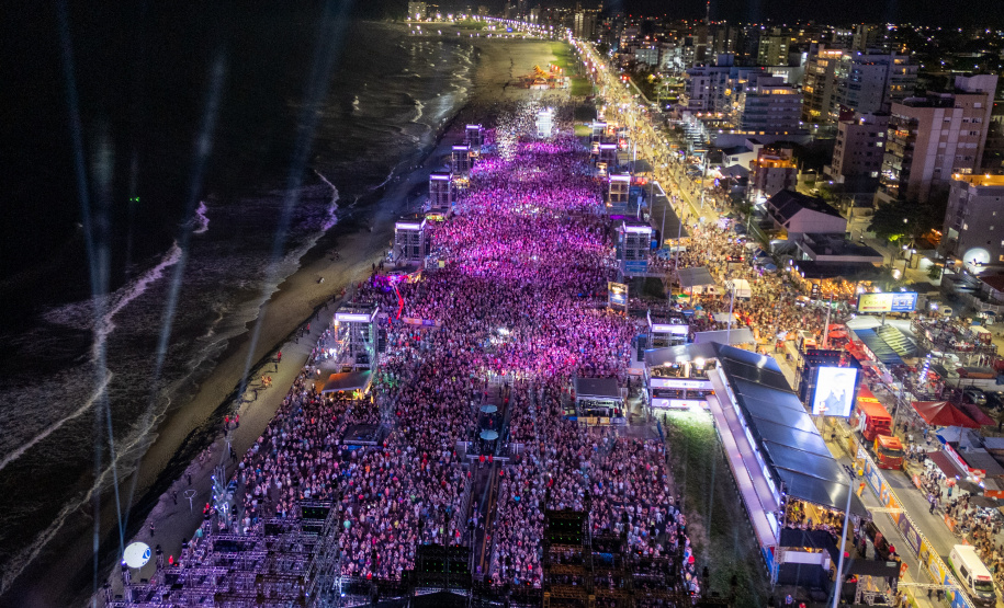 O grupo Roupa Nova durante a apresentacao do seu show dentro da programacao do Verao Maior Parana, em Matinhos - 15/02/2026 - Foto: Geraldo Bubniak/AEN