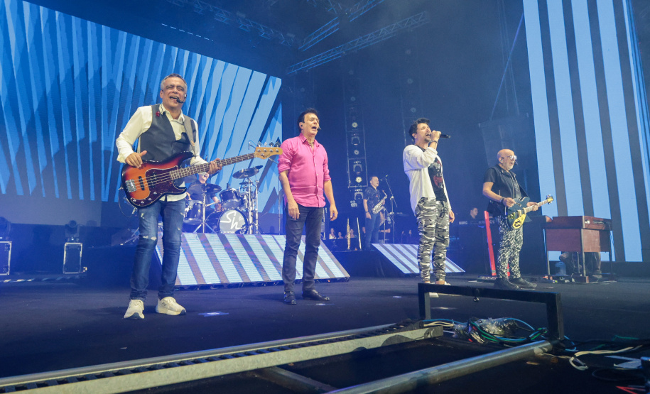O grupo Roupa Nova durante a apresentacao do seu show dentro da programacao do Verao Maior Parana, em Matinhos - 15/02/2026 - Foto: Geraldo Bubniak/AEN