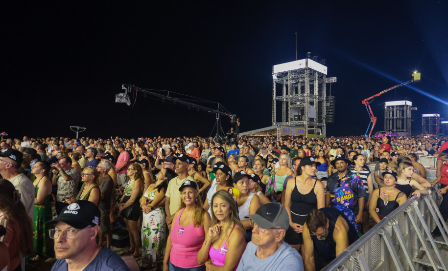 O grupo Roupa Nova durante a apresentacao do seu show dentro da programacao do Verao Maior Parana, em Matinhos - 15/02/2026 - Foto: Geraldo Bubniak/AEN