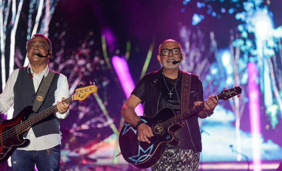 O grupo Roupa Nova durante a apresentacao do seu show dentro da programacao do Verao Maior Parana, em Matinhos - 15/02/2026 - Foto: Geraldo Bubniak/AEN