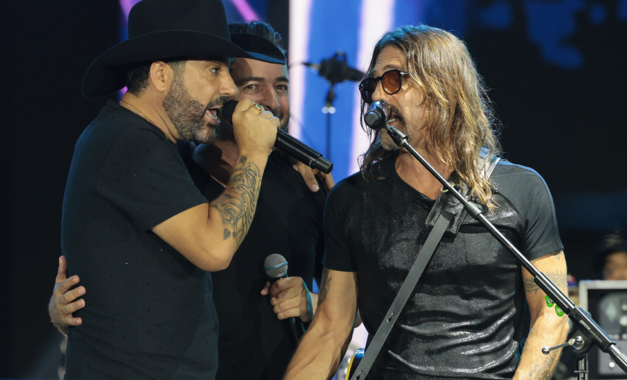 Do palco sunset ao principal: vídeo leva músico sertanejo a cantar com Edson e Hudson no Verão Maior Paraná