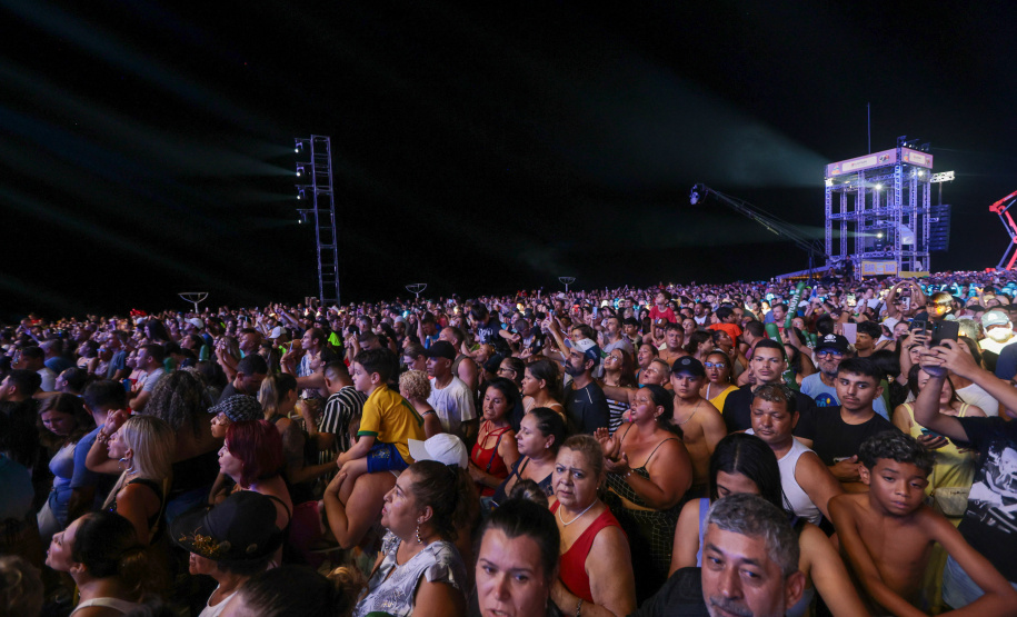 O cantor Eduardo Costa