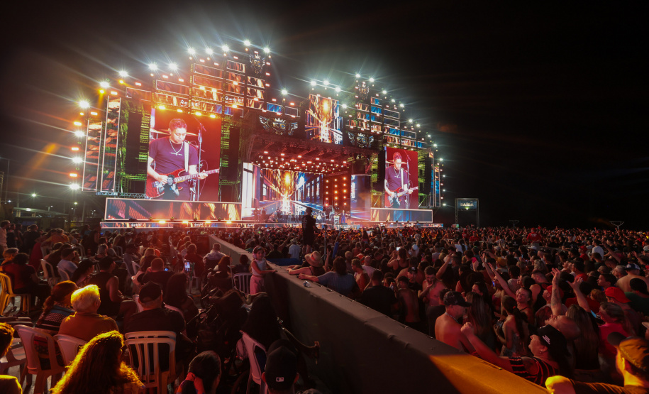 O cantor Eduardo Costa