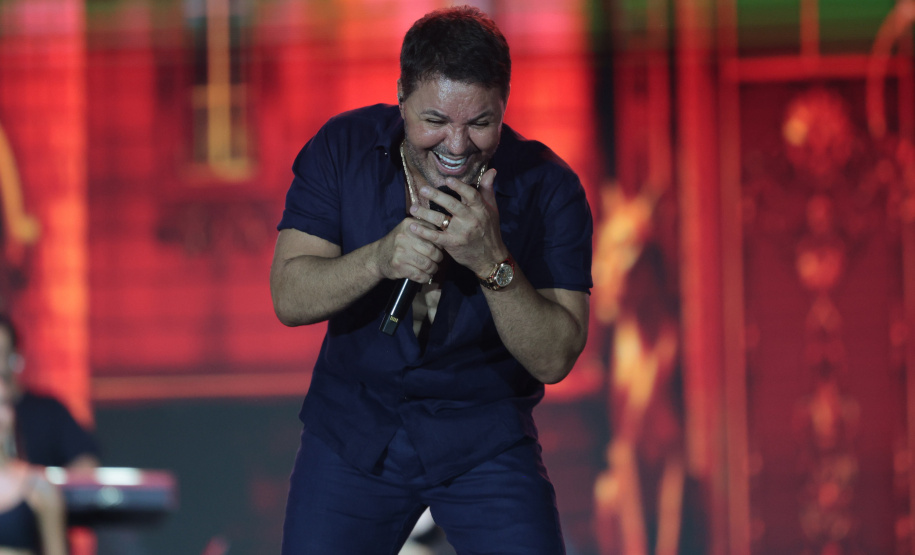 O cantor Eduardo Costa