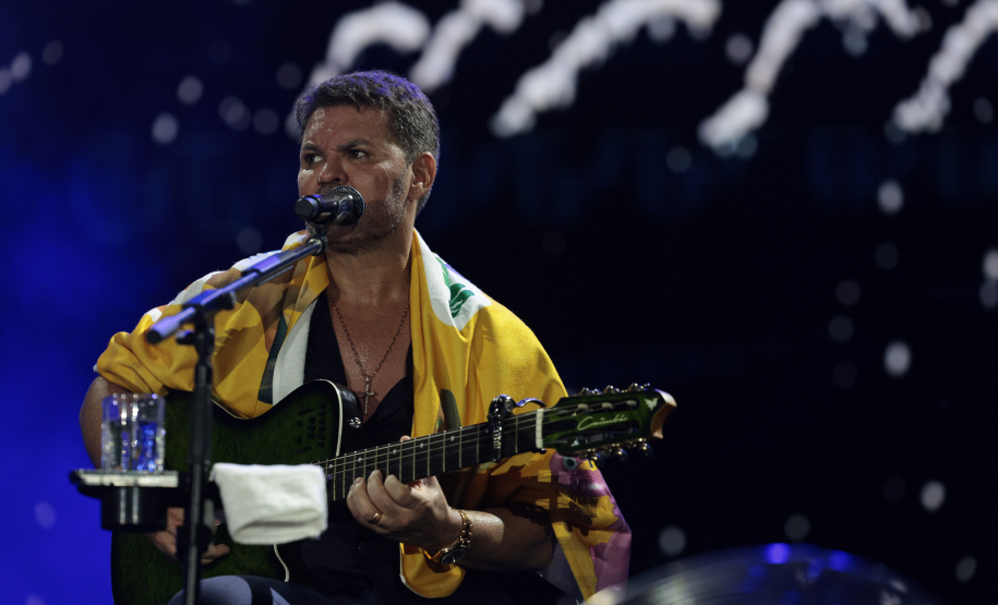 O cantor Eduardo Costa