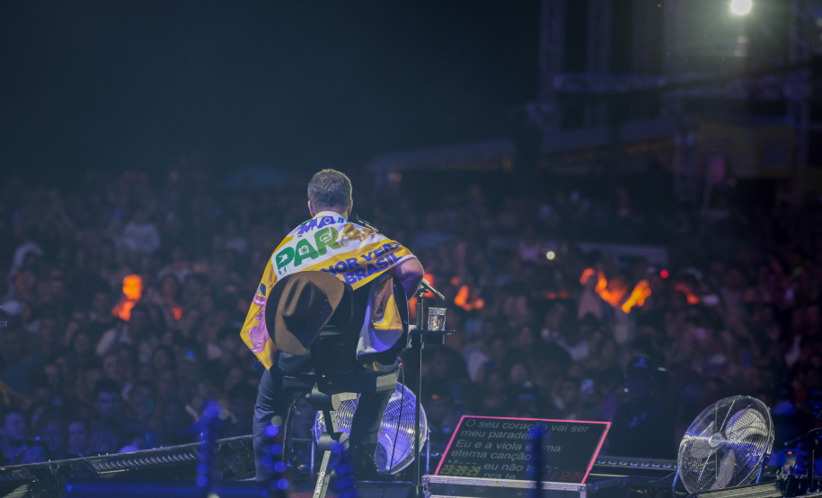 O cantor Eduardo Costa