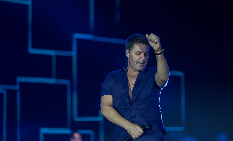 O cantor Eduardo Costa