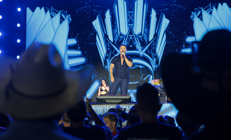 O cantor Eduardo Costa