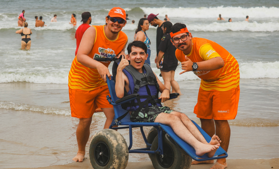 Praia Acessível supera 600 atendimentos nas primeiras semanas do Verão Maior Paraná