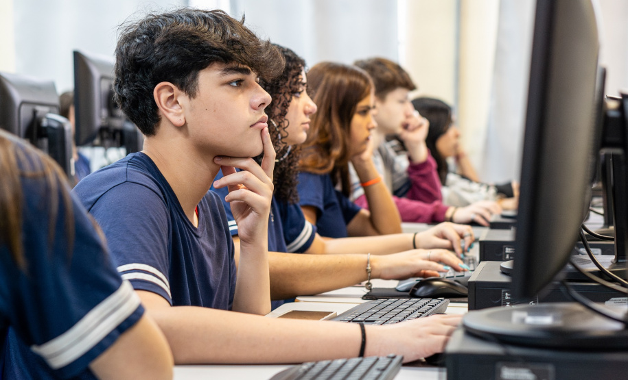 Seed-PR disponibiliza curso técnico de Inteligência Artificial para alunos da rede estadual