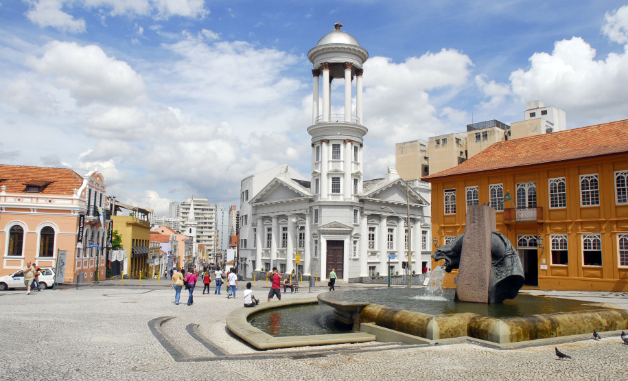 Cultura, história e arquitetura: roteiros que encantam turistas no Paraná