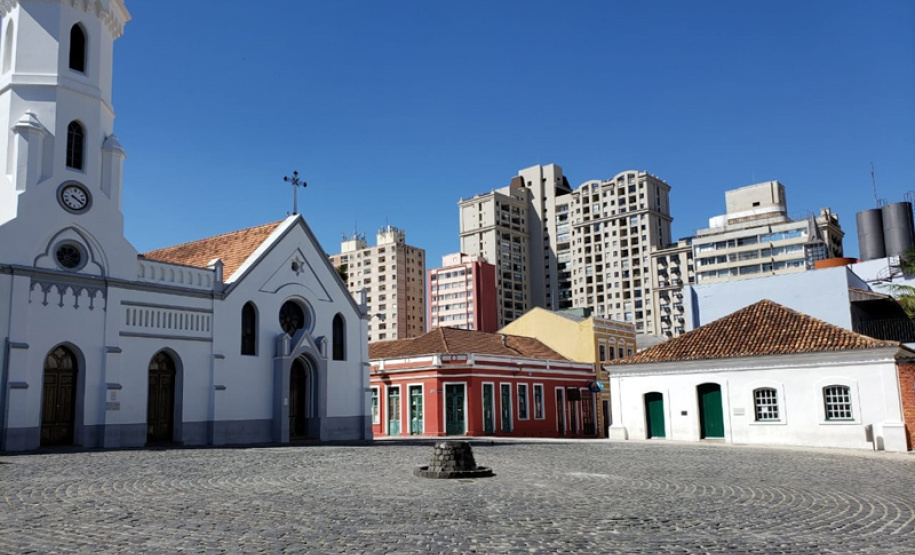 Cultura, história e arquitetura: roteiros que encantam turistas no Paraná