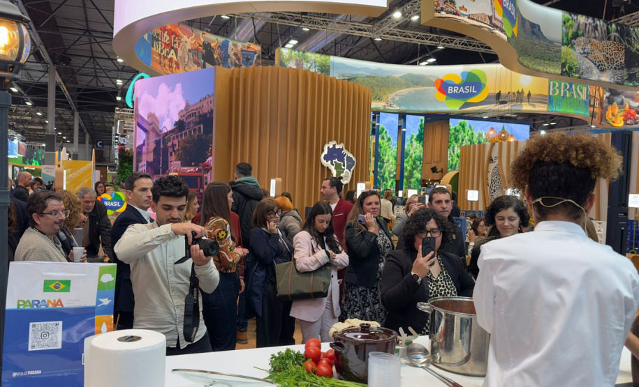 Destinos, serviços e gastronomia paranaense são destaques em feira na Espanha