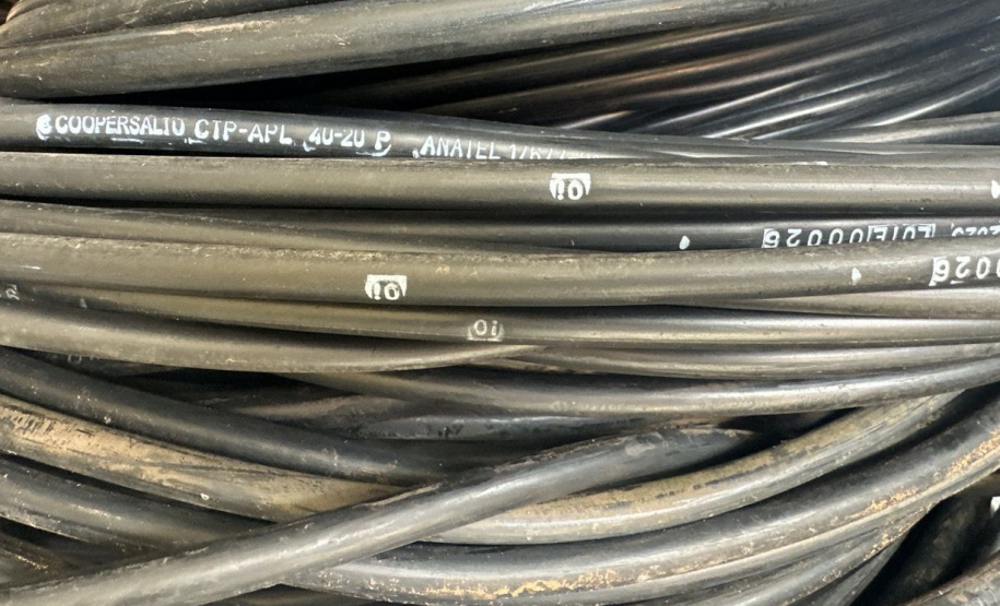 PCPR prende homem por receptação de localiza 1 tonelada de cabos de telefonia em Curitiba