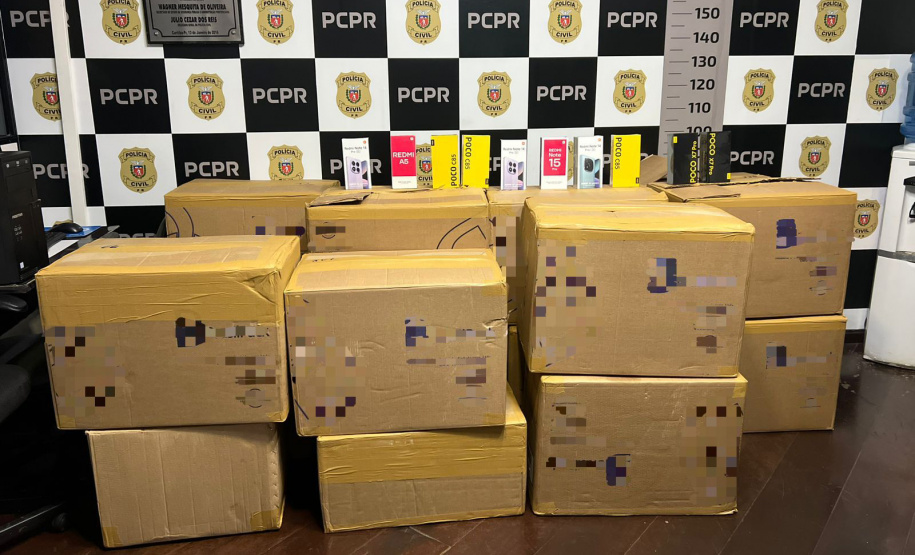 PCPR prende dois homens e apreende 1,6 mil celulares sem procedência em Curitiba