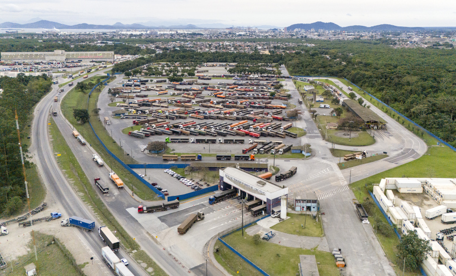 Pátio de Triagem do Porto de Paranaguá recebe mais de meio milhão de caminhões em 2025