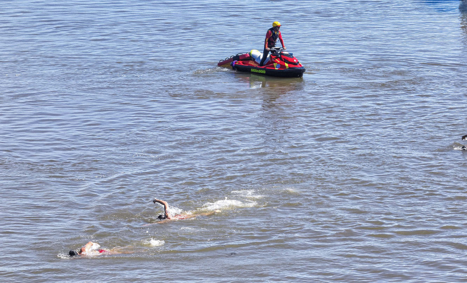 Troféu Elite movimenta Porto São José e treina bombeiros para resgates