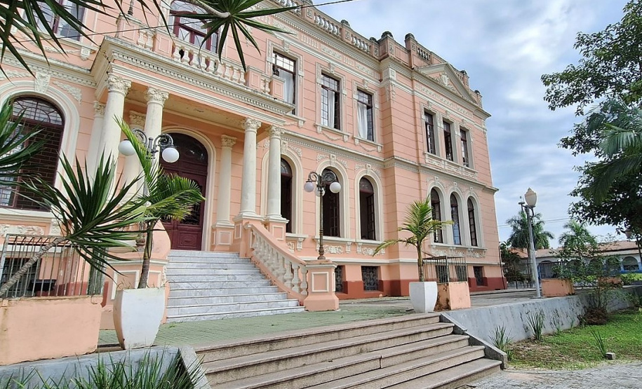 Diretores assumem cargo em escolas estaduais do Paraná