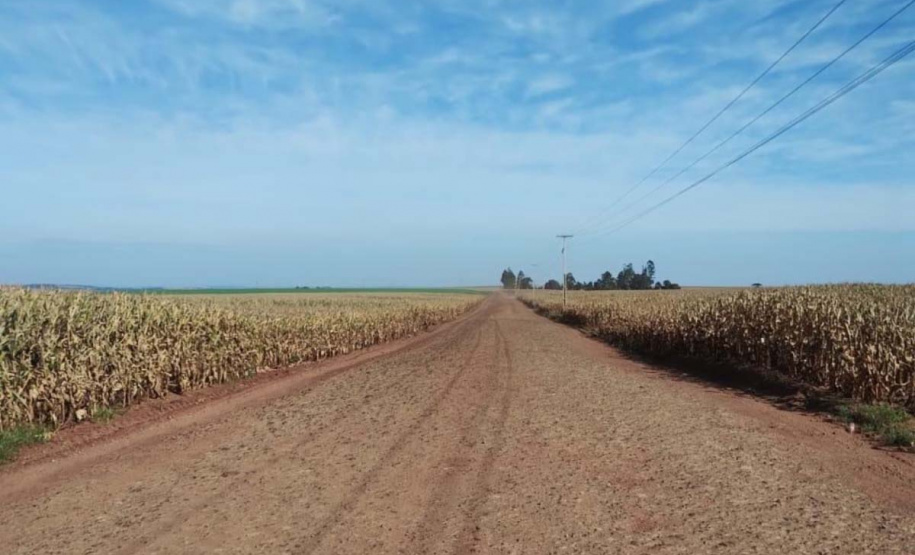 estrada ligando Mamborê ao distrito de Guarani,