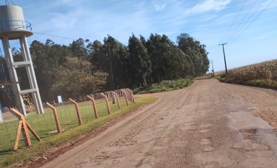 estrada ligando Mamborê ao distrito de Guarani,