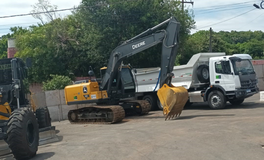 Com investimento de R$ 1,46 bilhão, Paraná amplia frota de máquinas nos municípios