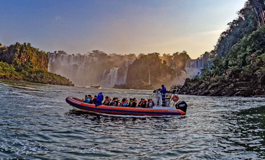 Turismo do Paraná gera 7,8 mil empregos formais até novembro de 2025, aponta Caged