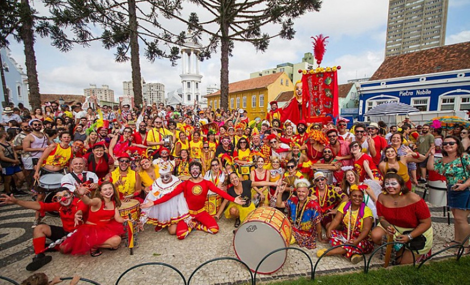 SEEC - Programação de fevereiro no MIS-PR conta com visita guiada noturna e encontro com carnavalescos