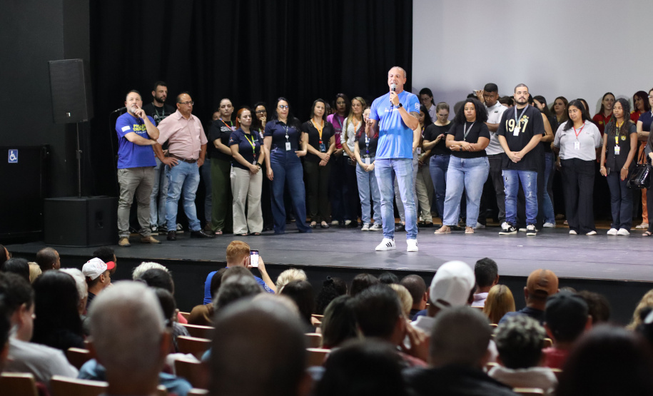 SETR - Mutirão Emprega Mais Curitiba oferece mais de 2 mil vagas e atende mais de mil pessoas na CIC