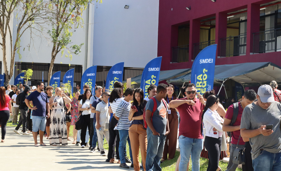 SETR - Mutirão Emprega Mais Curitiba oferece mais de 2 mil vagas e atende mais de mil pessoas na CIC