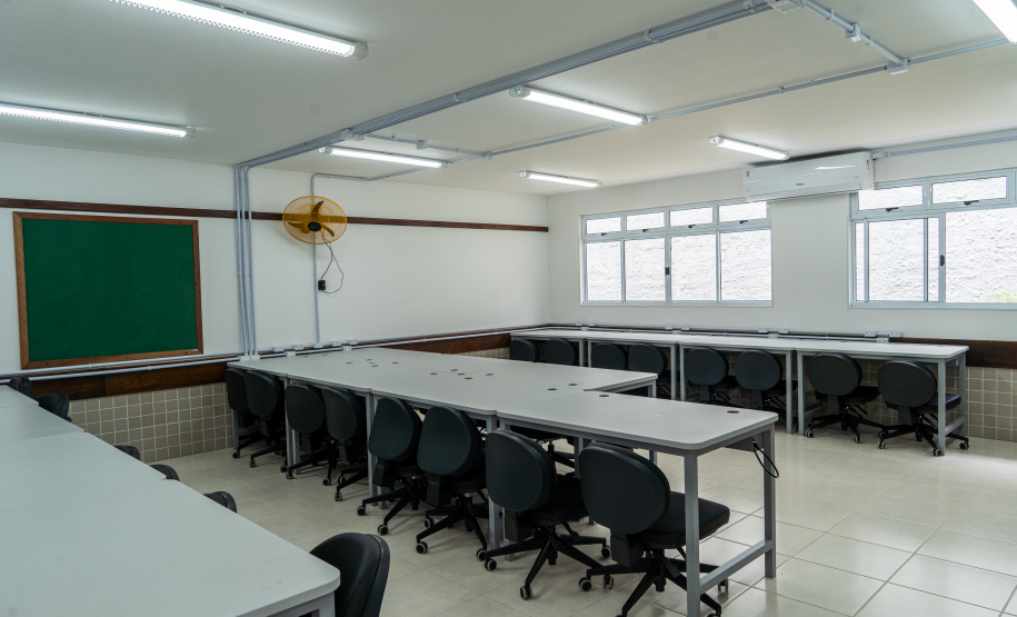 SEED - Colégio Ângelo Trevisan: obras de infraestrutura são entregues em Curitiba