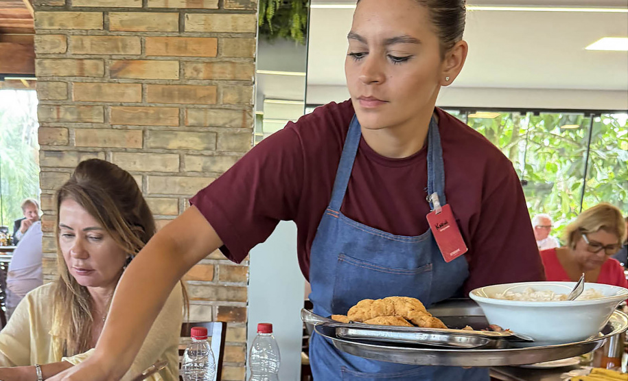 Turismo do Paraná gera 7,8 mil empregos formais até novembro de 2025, aponta Caged