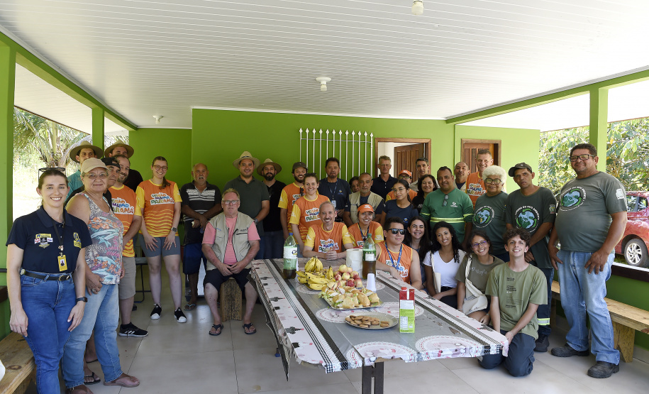 “Um dia no viveiro” mobiliza comunidade litorânea para a educação ambiental