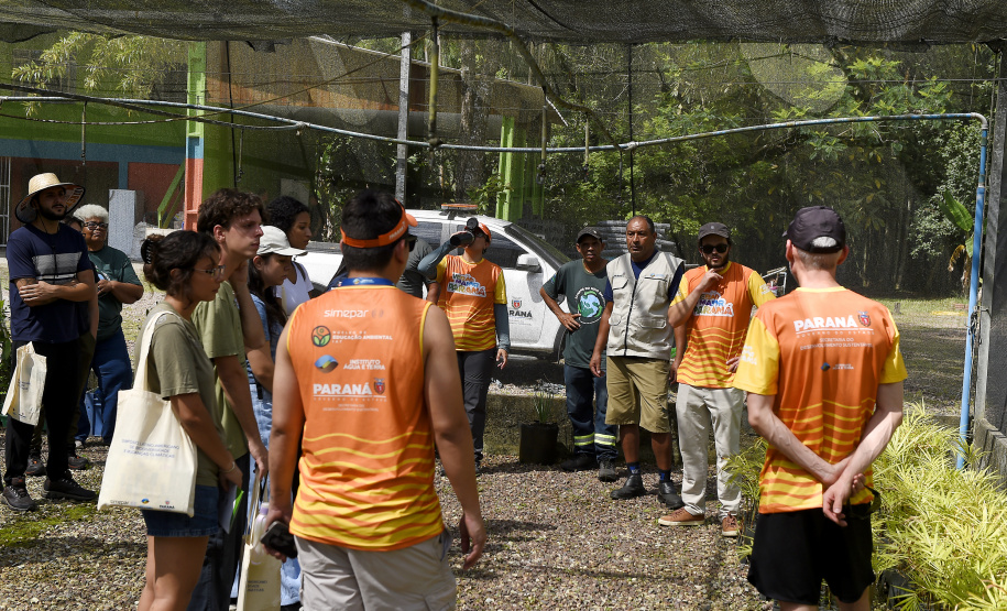 “Um dia no viveiro” mobiliza comunidade litorânea para a educação ambiental
