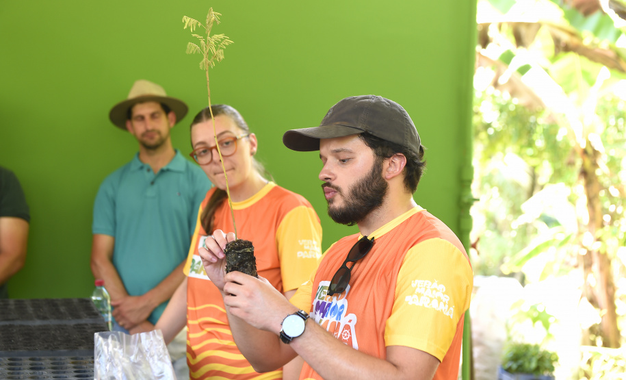 “Um dia no viveiro” mobiliza comunidade litorânea para a educação ambiental