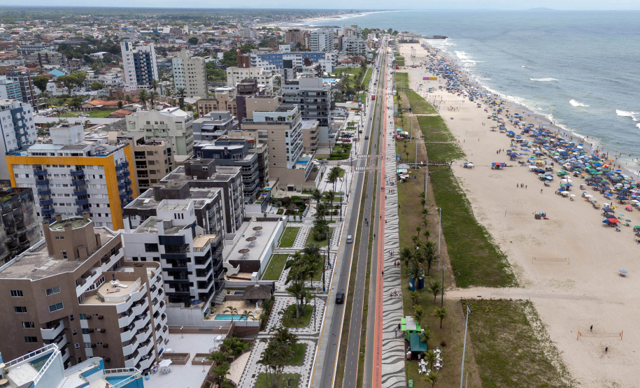 IAT ATENDE MAIS DE 10 MIL PESSOAS EM DUAS PRIMEIRAS SEMANAS DE AÇÕES AMBIENTAIS DO VERÃO MAIOR PARANÁ
