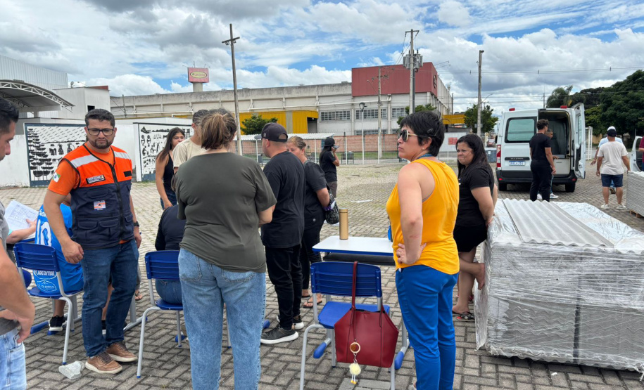 Defesa Civil - Mais 2 mil telhas para São José dos Pinhais