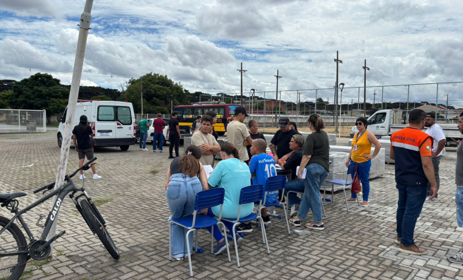 Defesa Civil - Mais 2 mil telhas para São José dos Pinhais