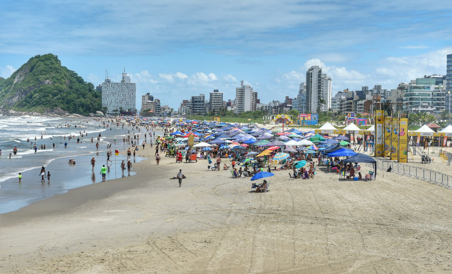 SIMEPAR - PAINÉIS DO SIMEPAR TRAZEM PREVISÃO DO TEMPO ATUALIZADA PARA OS TURISTAS NO LITORAL