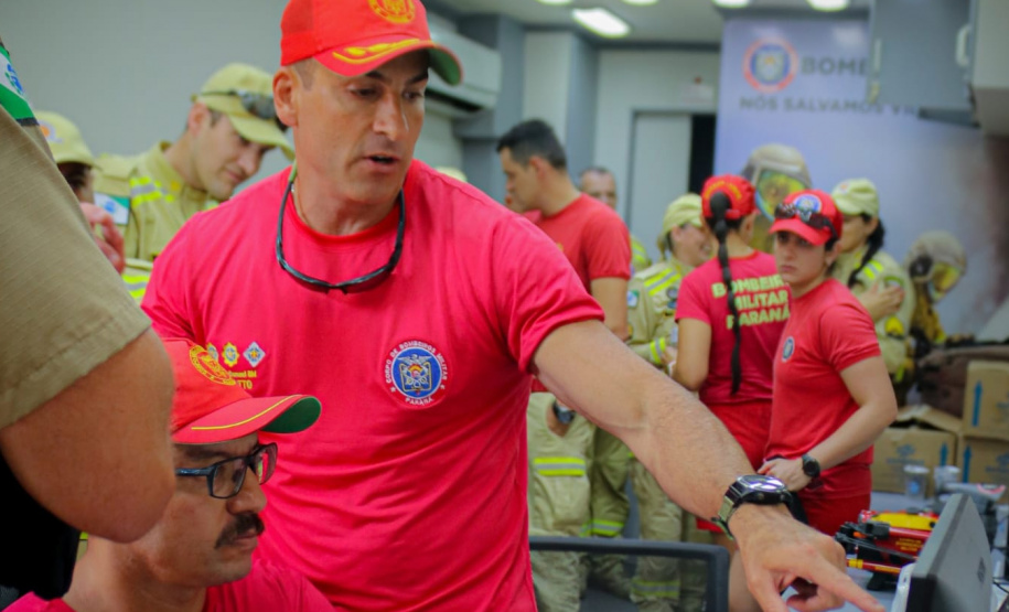 Com direito a banho de mangueira, Corpo de Bombeiros realiza mais de 17 mil atendimentos no final de semana